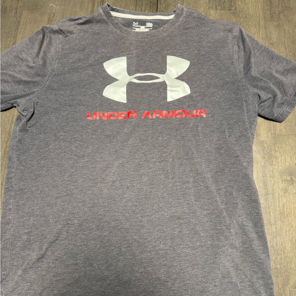 LG Men's Gray and Red Short Sleeve Tee